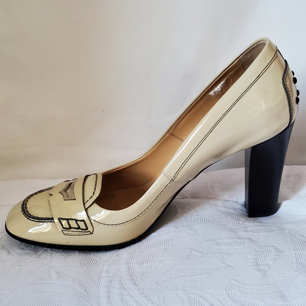 Tod's Cream Patent Leather Heels. 38.5